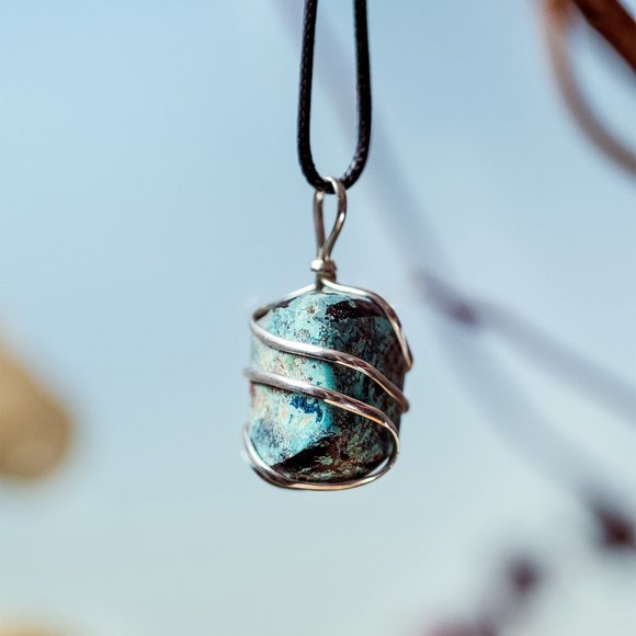 Chrysocolla Pendant Necklace for Communication, Wisdom, and Calmness - Picture 4 of 10